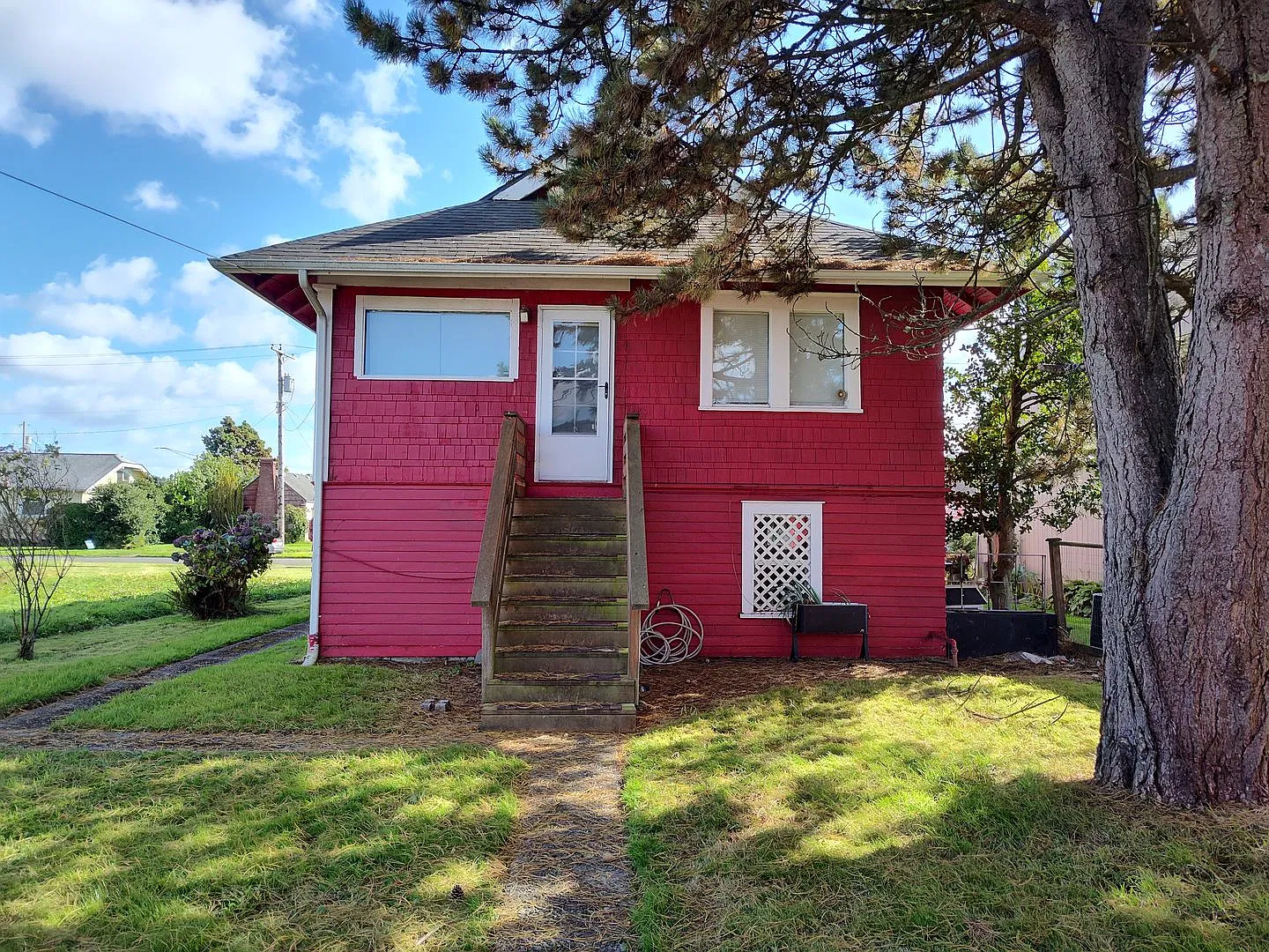 Little Red House - Aberdeen — Photo 3