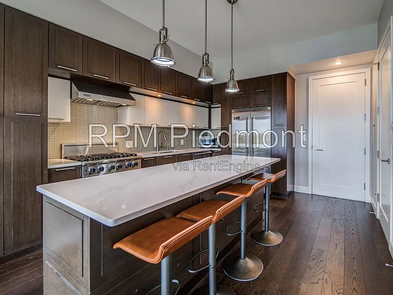 1820 Peachtree Rd #911 — Photo 2