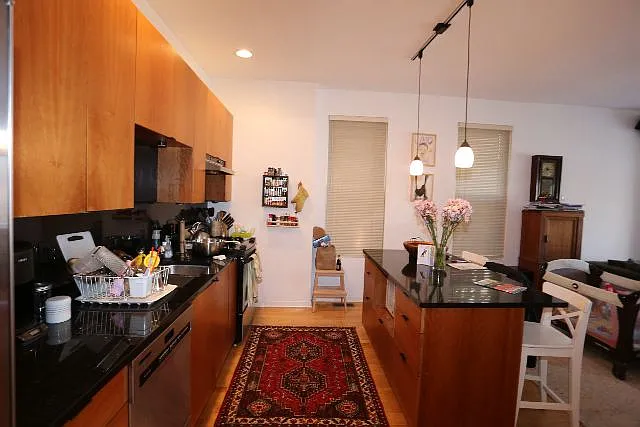 Building Photo - 1407 N Wicker Park Ave #3