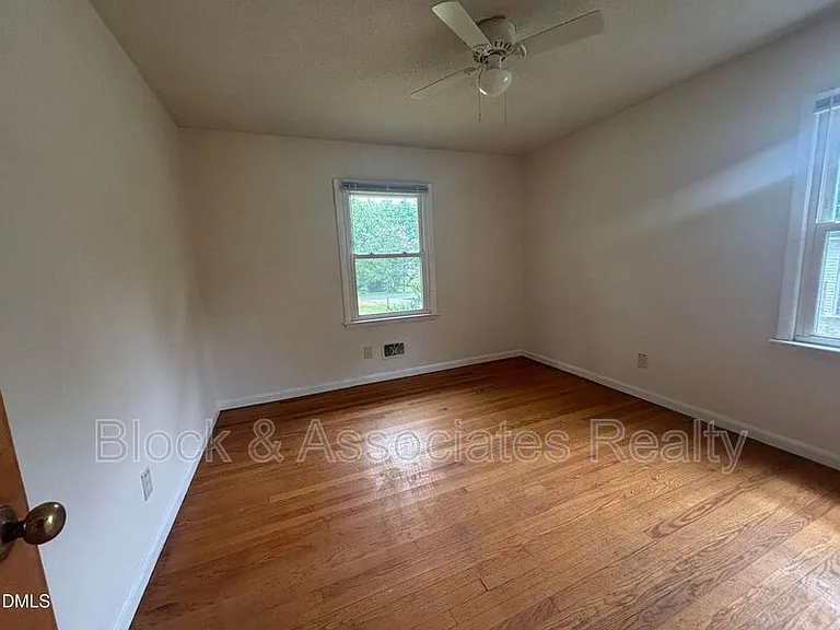 3609 Melrose Dr — Photo 37