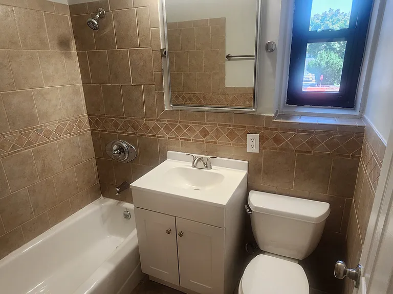 208 Anderson St #S3G — Photo 12