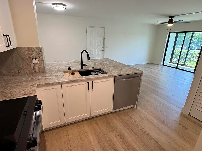 629 Sea Pine Way #C1 — Photo 5