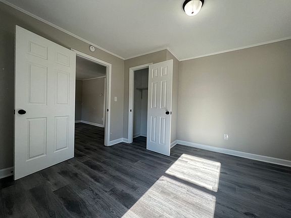 4th image of 1113 Baker Blvd