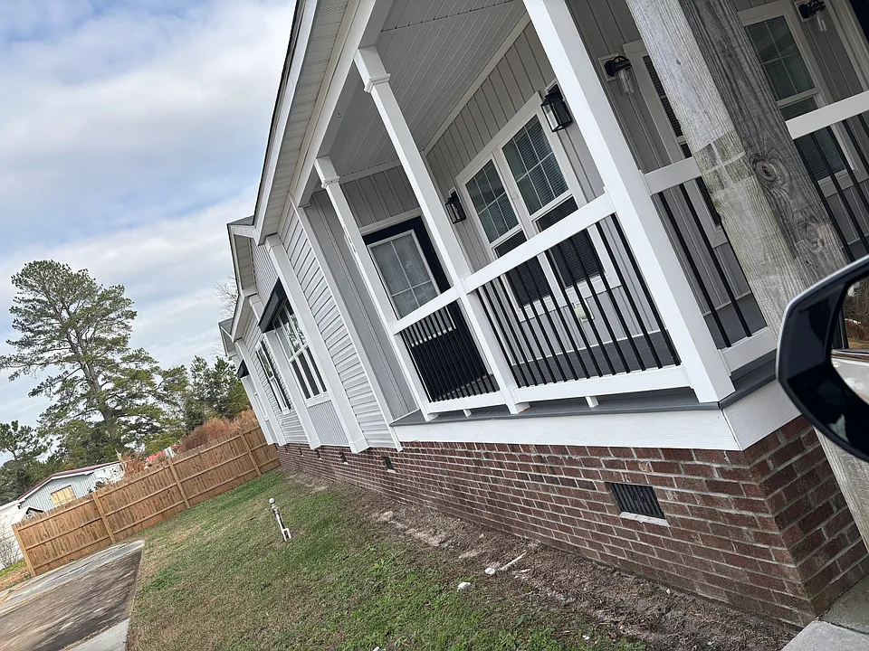 144 Bussy Rd