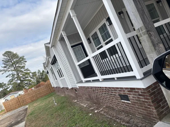 144 Bussy Rd, Hallsboro, NC 28442