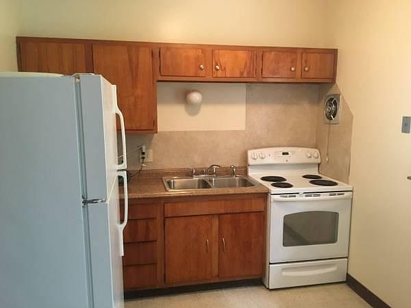 1st image of 27 Como Ave