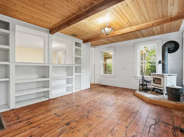 163 Leverett Rd, Shutesbury, MA 01072