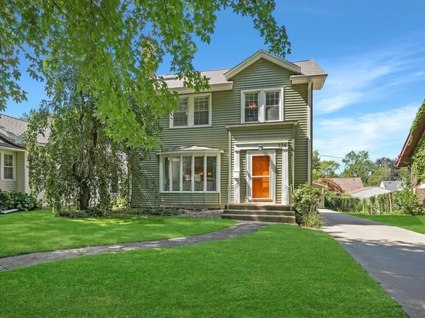 126 Rosebud Ave, Waterloo, IA 50701