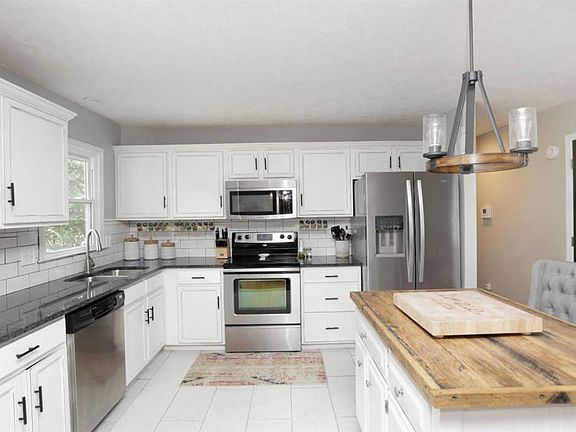 5th image of 685 Elk Lake Dr