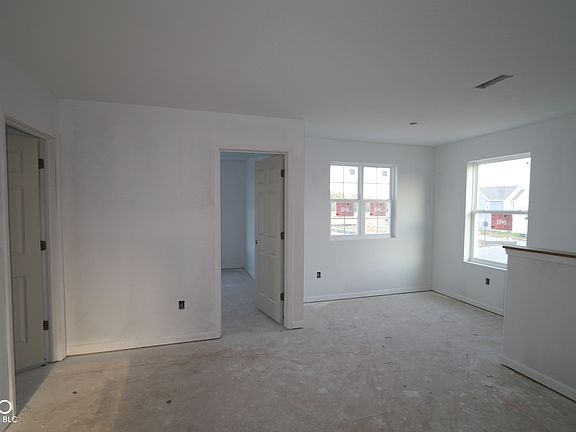 5th image of 2293 Marjorie Way