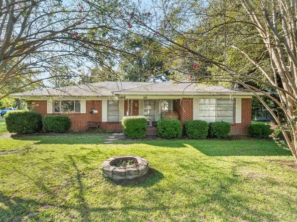 308 SW Johnson St, De Kalb, TX 75559