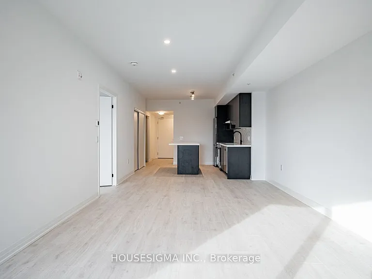 408 Brown Ct #212 — Photo 15