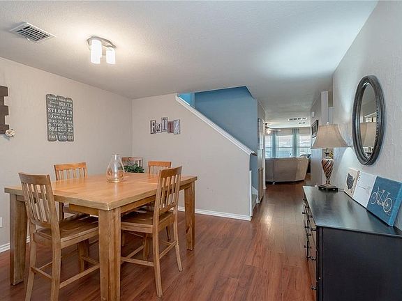 4th image of 2808 Peak Dr