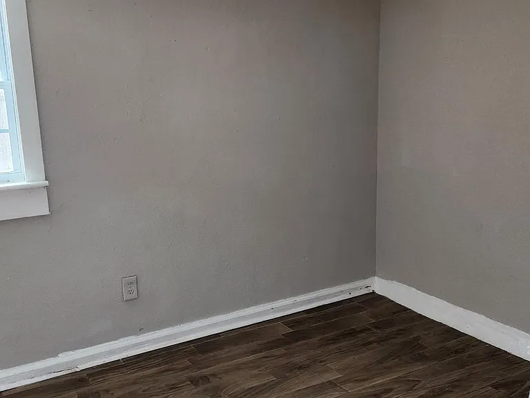 Additional bedroom