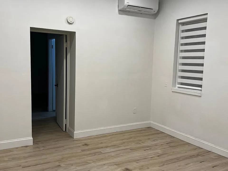 3134 Richmond St #1M