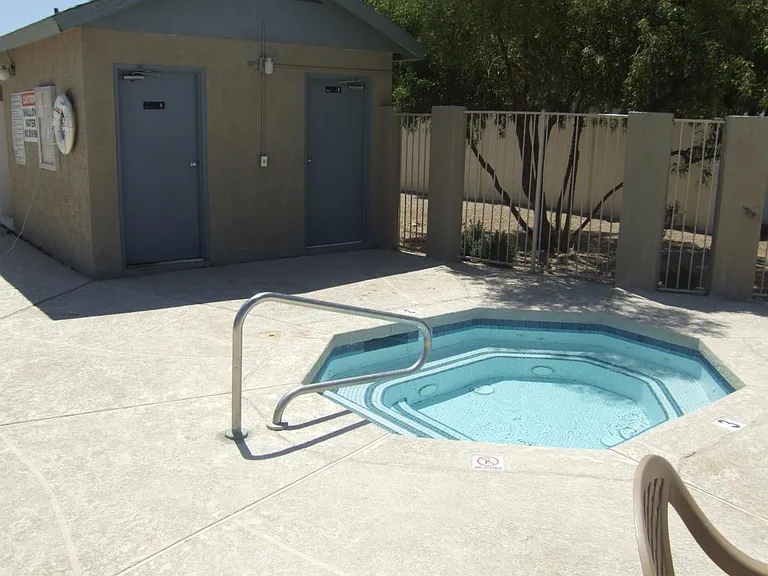 8871 W Michelle Dr — Photo 4