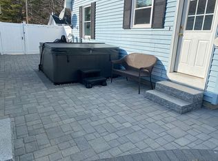 385 Station Rd, Hebron, ME 04238