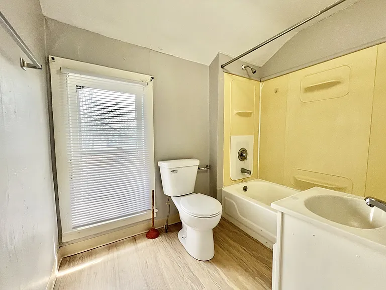327 Center Ave #2 — Photo 5
