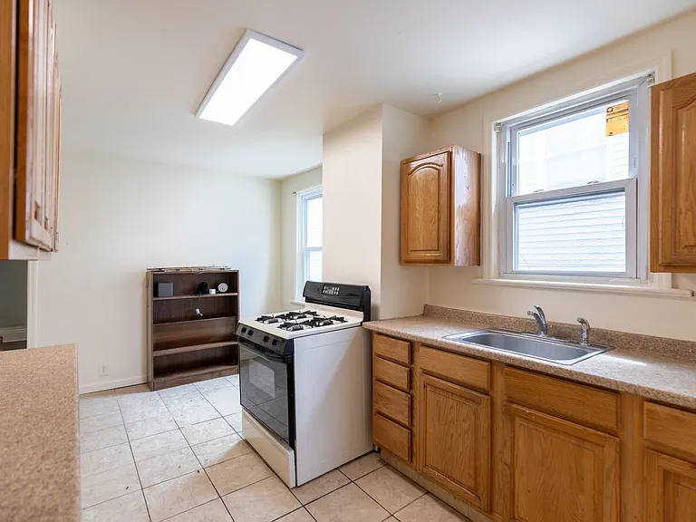 203 Hamilton St — Photo 7