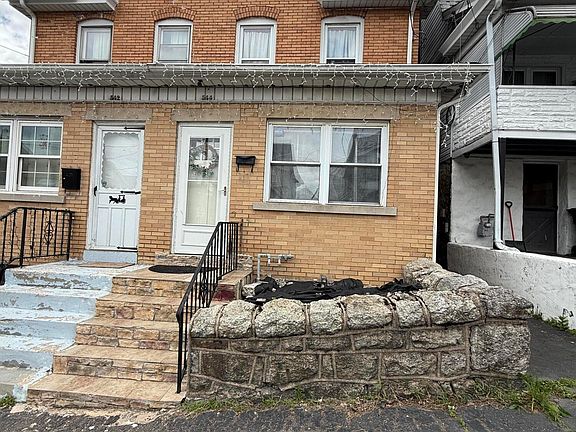 2nd image of 544 Hayes St