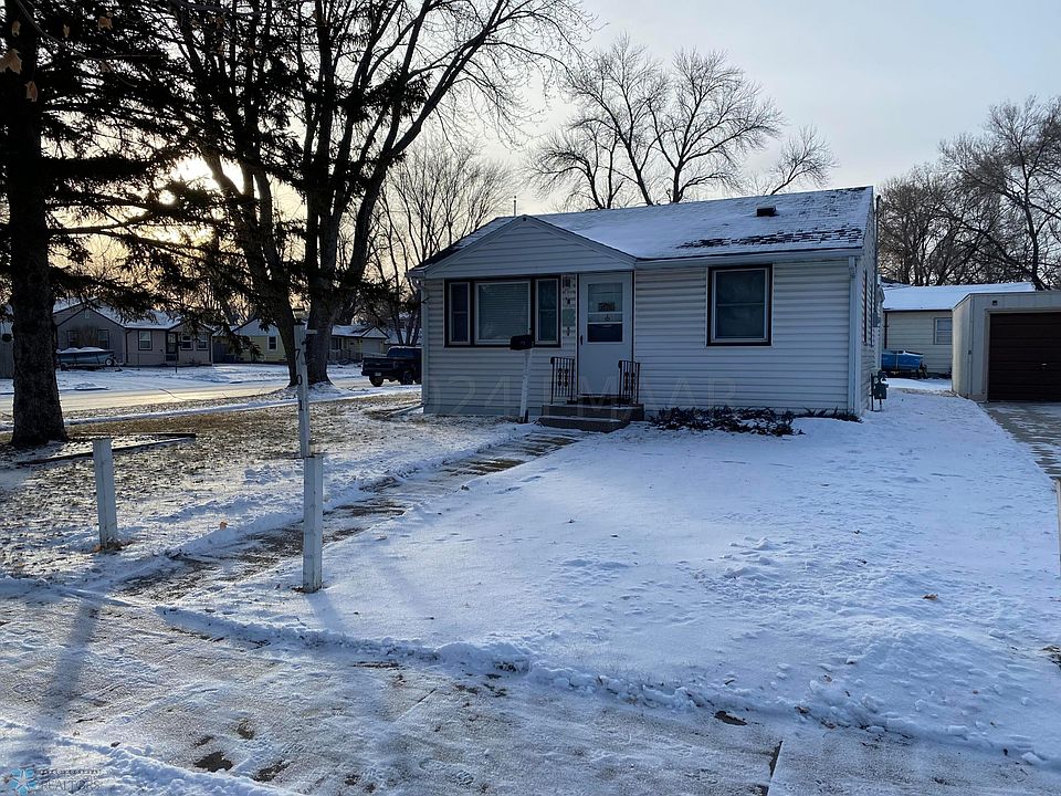 701 20th St N, Moorhead, MN 56560 Zillow