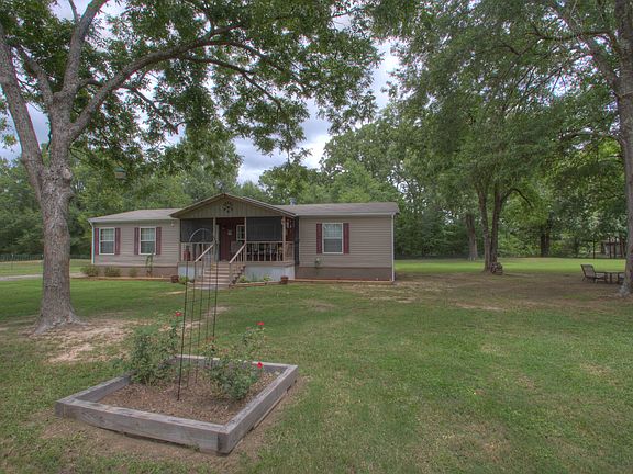 3rd image of 570 Texas Ln