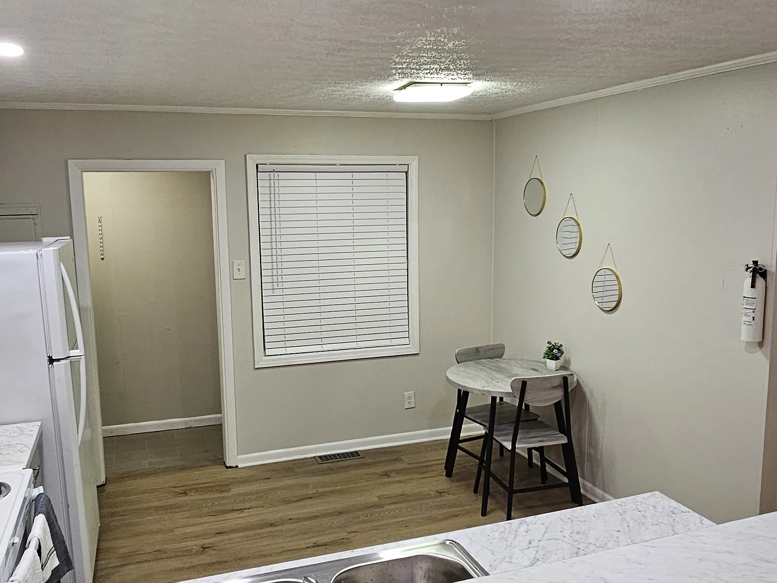 1395 Vesta Ter — Photo 2