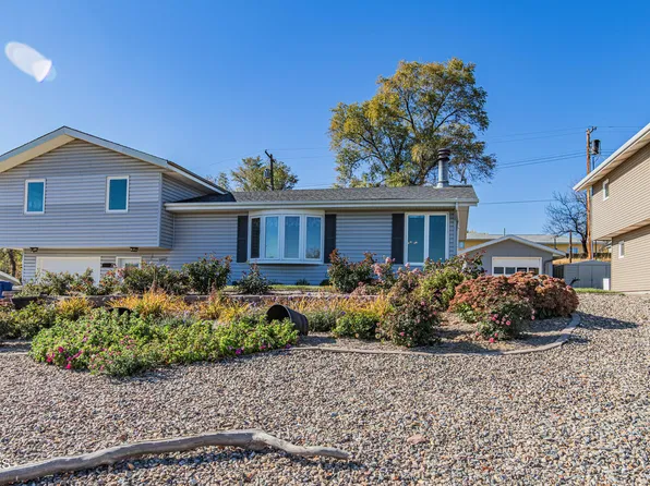 409 2nd Ave NE, Beulah, ND 58523
