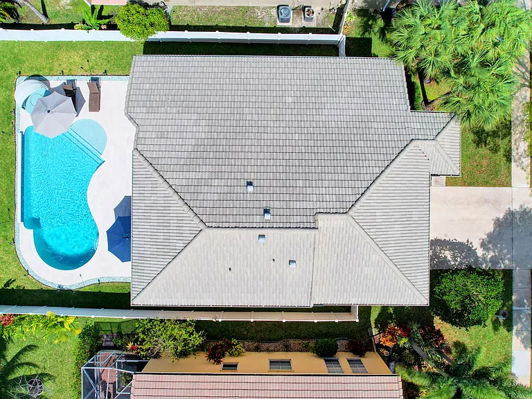 2418 Westmont Dr — Photo 41