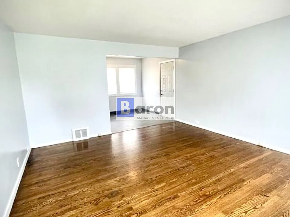 4434 Huron Cir