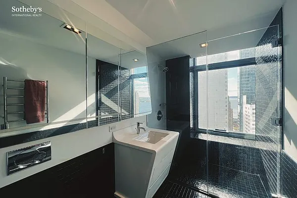 Rented by Sotheby's International Realty | media 6