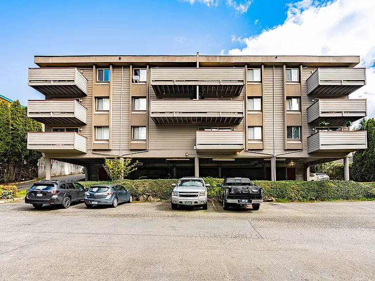 425 Apartments — Photo 5