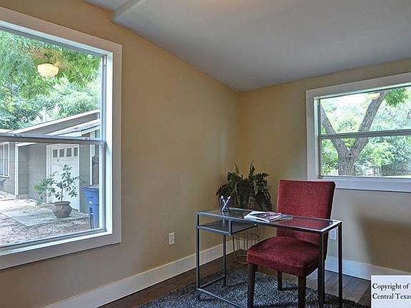 5th image of 363 E North St