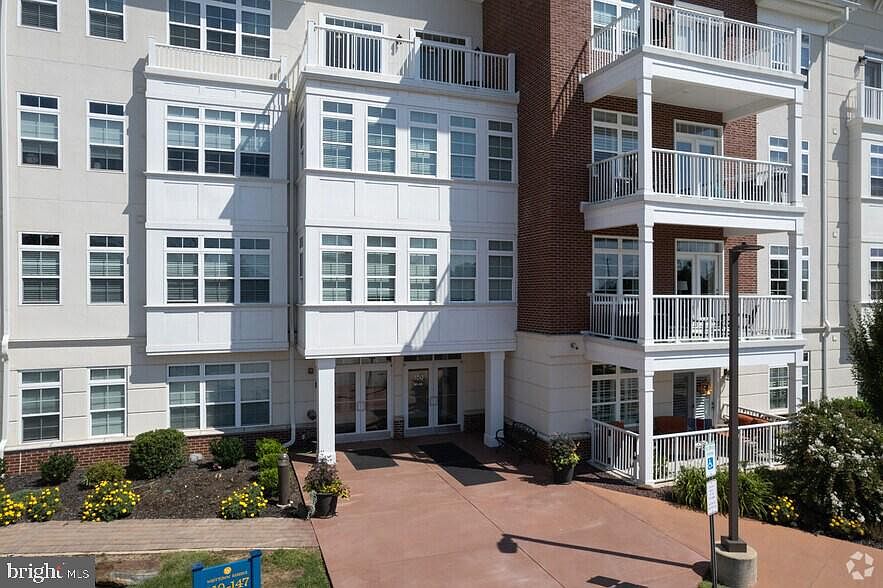 1st image of 124 Gilpin Dr #A-205