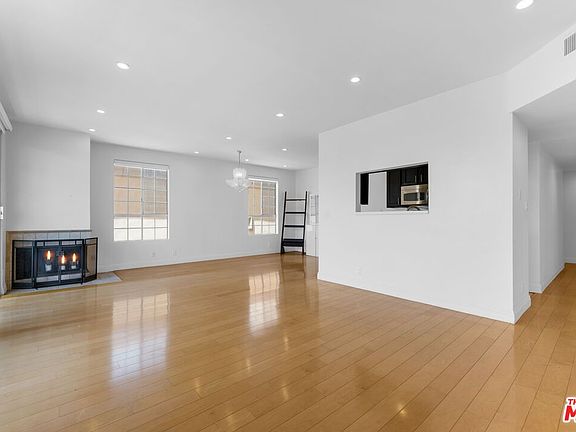 4th image of 11812 Gorham Ave APT 303