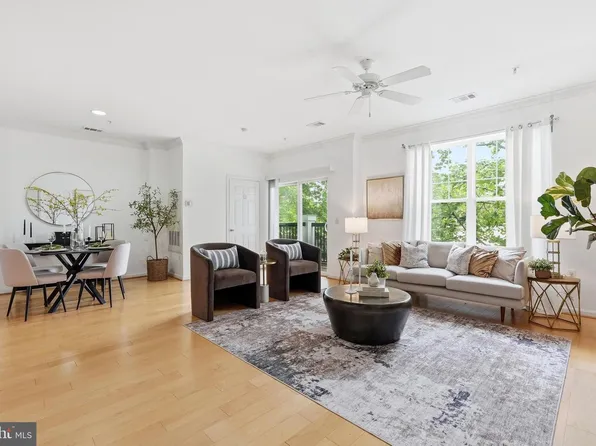 11321 Aristotle Dr #3303, Fairfax, VA 22030