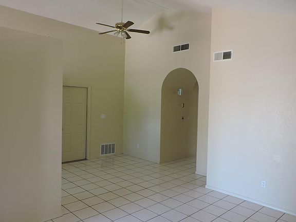 5th image of 12160 Road House Dr