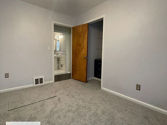 5th image of 11446 Brookfield St