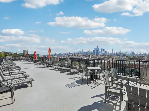 100 Manhattan Ave APT 805, Union City, NJ 07087