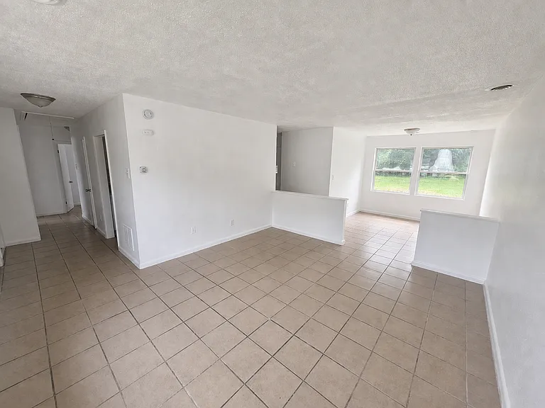 106 Louise Rd — Photo 6