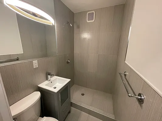 Rented by Nooklyn NYC LLC | media 17