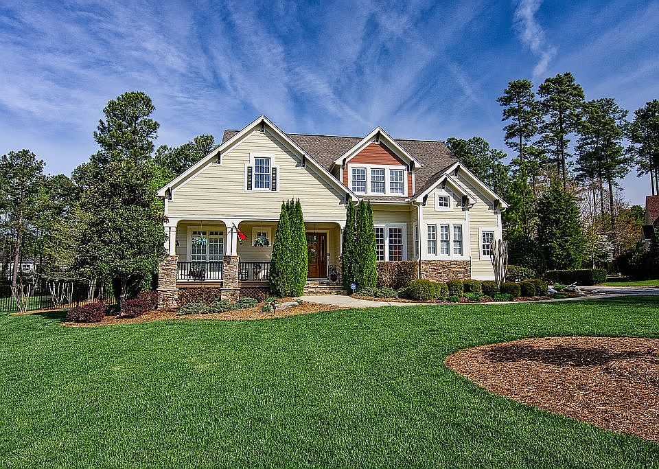 1st image of 123 Ewart Pl