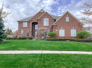 56309 Ashbrooke Dr E, Shelby Township, MI 48316