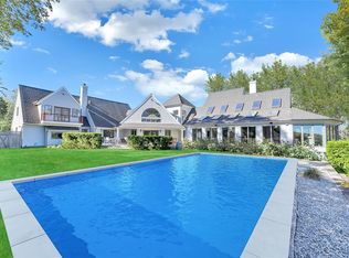 3200 Cox Neck Rd, Mattituck, NY 11952