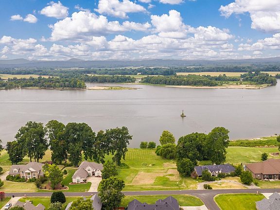 5th image of 20 River Road Dr W