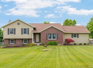 2061 N Diamond Mill Rd, Dayton, OH 45426