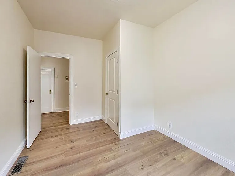 1534 Arch St #3 — Photo 10