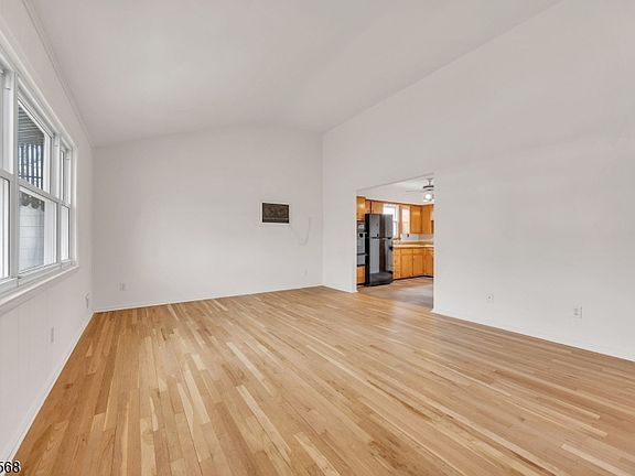 4th image of 1329 Raritan Ave