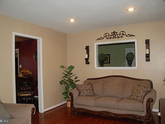 5th image of 120 Austin Dr