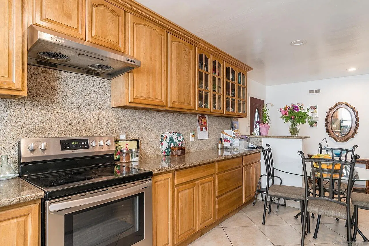 5 bed, 1674 sqft, $7,000 — Photo 2